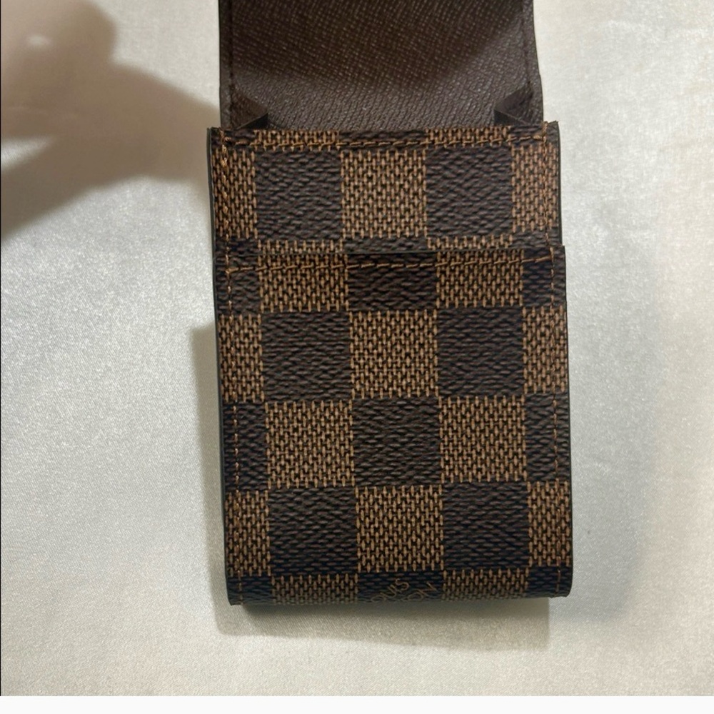 Louis Vuitton Damier Ebene Case Like-new - Picture 3 of 8